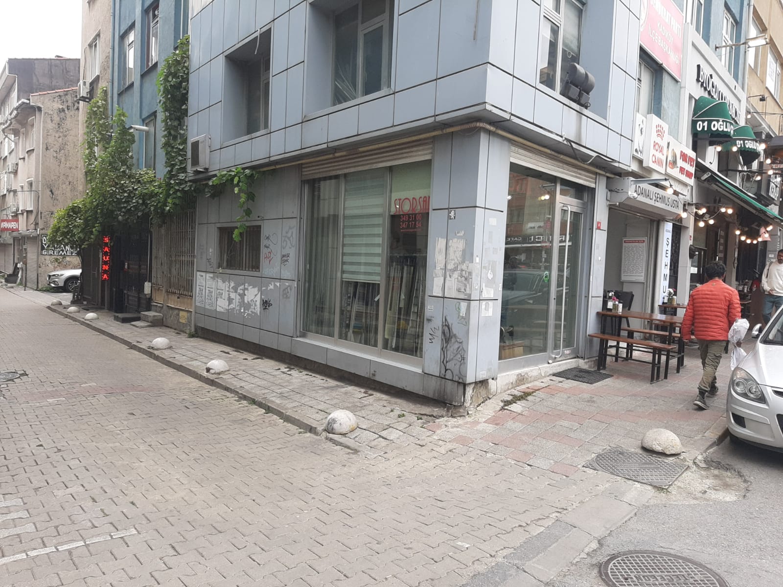 Kadıköy'deki modern sauna, geleneksel hamam, profesyonel kese ve köpük hizmetleri ile kendinizi rahatlatın ve yenilenin.